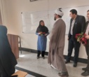 تقدیر از اساتید دانشگاه با اهداء شاخه گلی از جنس قدردانی