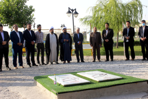 آیین غبارروبی و عطرافشانی مزار شهدای گمنام به مناسبت بزرگداشت مقام شهدای قیام خونین ۱۵ خرداد