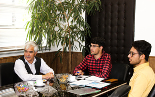 دیدار صمیمانه نماینده شورای صنفی دانشجویان دانشگاه نیشابور با ریاست دانشگاه