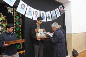 برگزاری آئین گرامی داشت هفته بسیج در دانشگاه، متبرک به عطر لباس شهیدان سلیمانی و حججی