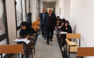 بازدید دکتر صادقی سمرجانی، سرپرست دانشگاه، از روند برگزاری کنکور سراسری در مقطع کارشناسی ارشد و دکتری