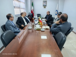 سرپرست دانشگاه از مرکز رشد نیشابور بازدید کرد