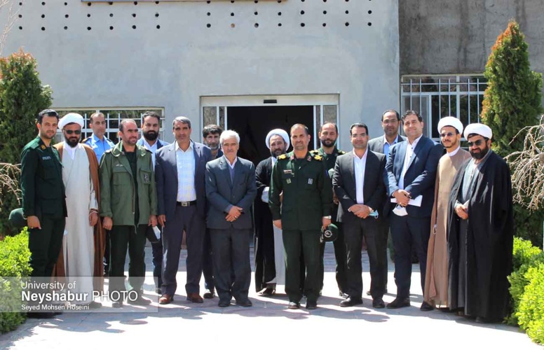 دیدار فرمانده تیپ مستقل زرهی ۲۱ امام رضا (ع) و هیئت همراه با سرپرست دانشگاه نیشابور