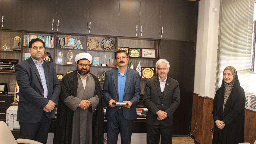تقدیر از خیر نیک اندیش جهت اهدا تجهیزات به کتابخانه مرکزی دانشگاه نیشابور