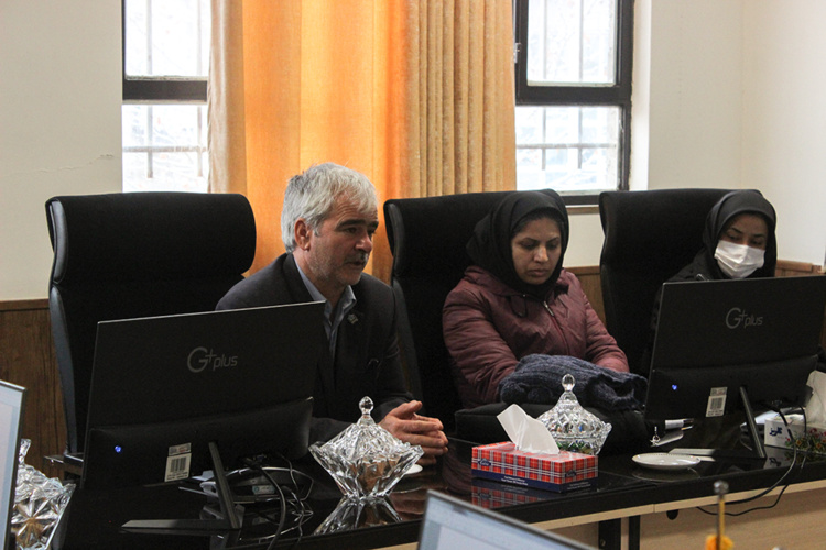 نشست صمیمانه هیأت رئیسه دانشگاه با اعضاء هیأت علمی دانشکده علوم پایه