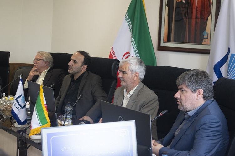 نشست دبیر ستاد امور خیرین وزارت عتف با مجمع خیرین دانشگاه نیشابور