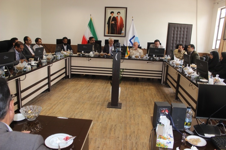 نشست صمیمانه اعضای هیات رئیسه با مدیران و روسای حوزه های مختلف دانشگاه