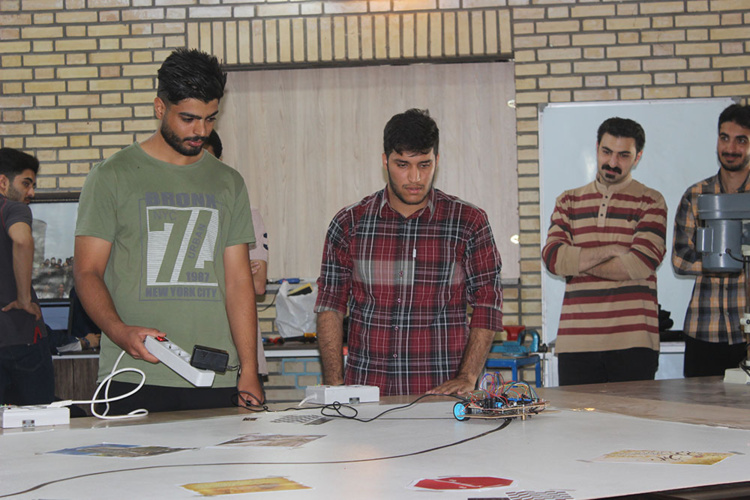 برگزاری مسابقات رباتیک درون دانشگاهی دانشجویان در دانشگاه نیشابور