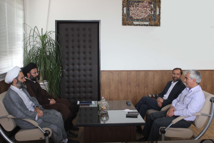 دیدار مسئولین اداره اوقاف شهرستان با ریاست دانشگاه