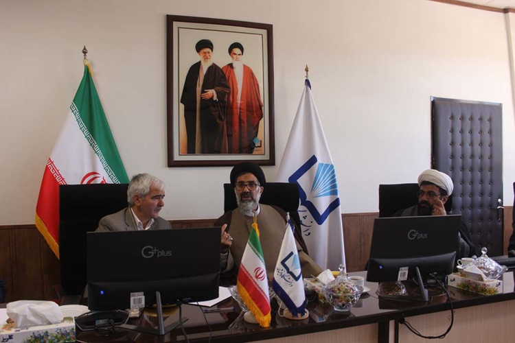 نشست هیأت رئیسه دانشگاه با مدیر کل دفتر هماهنگی هیأت های رسیدگی به تخلفات اداری و انتظامی