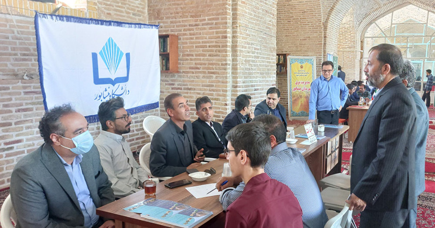 برپایی هفتمین میز خدمت دانشگاه نیشابور در نماز جمعه