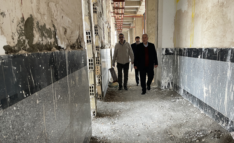 بازدید میدانی دکتر صادقی سمرجانی، سرپرست دانشگاه از پروژه های عمرانی در حال احداث