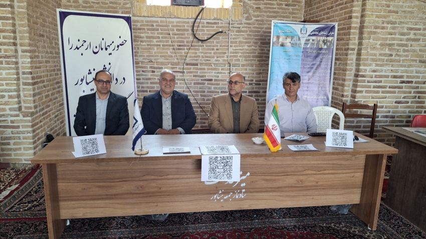 بزگزاری میز خدمت دانشگاه نیشابور در نماز جمعه ۱۴۰۴/۶/۲۱