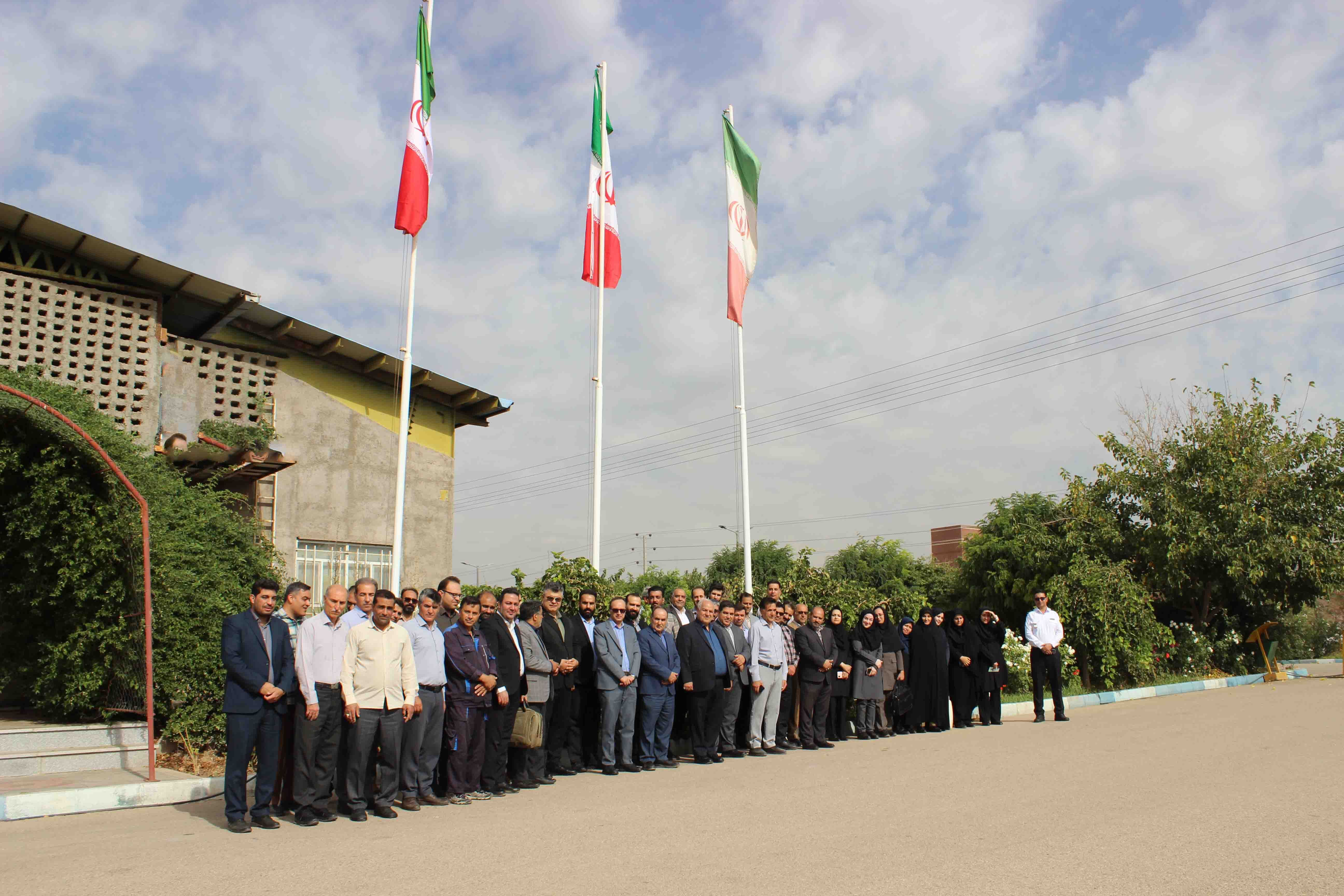 اهتزاز پرچم جمهوری اسلامی ایران در دانشگاه نیشابور